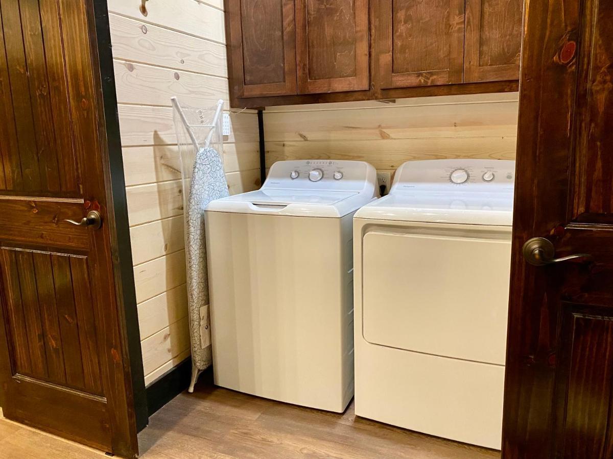 New Luxury Cabin, Hot Tub, Forest Views,Hotel Style Amenities Broken Bow Exteriör bild