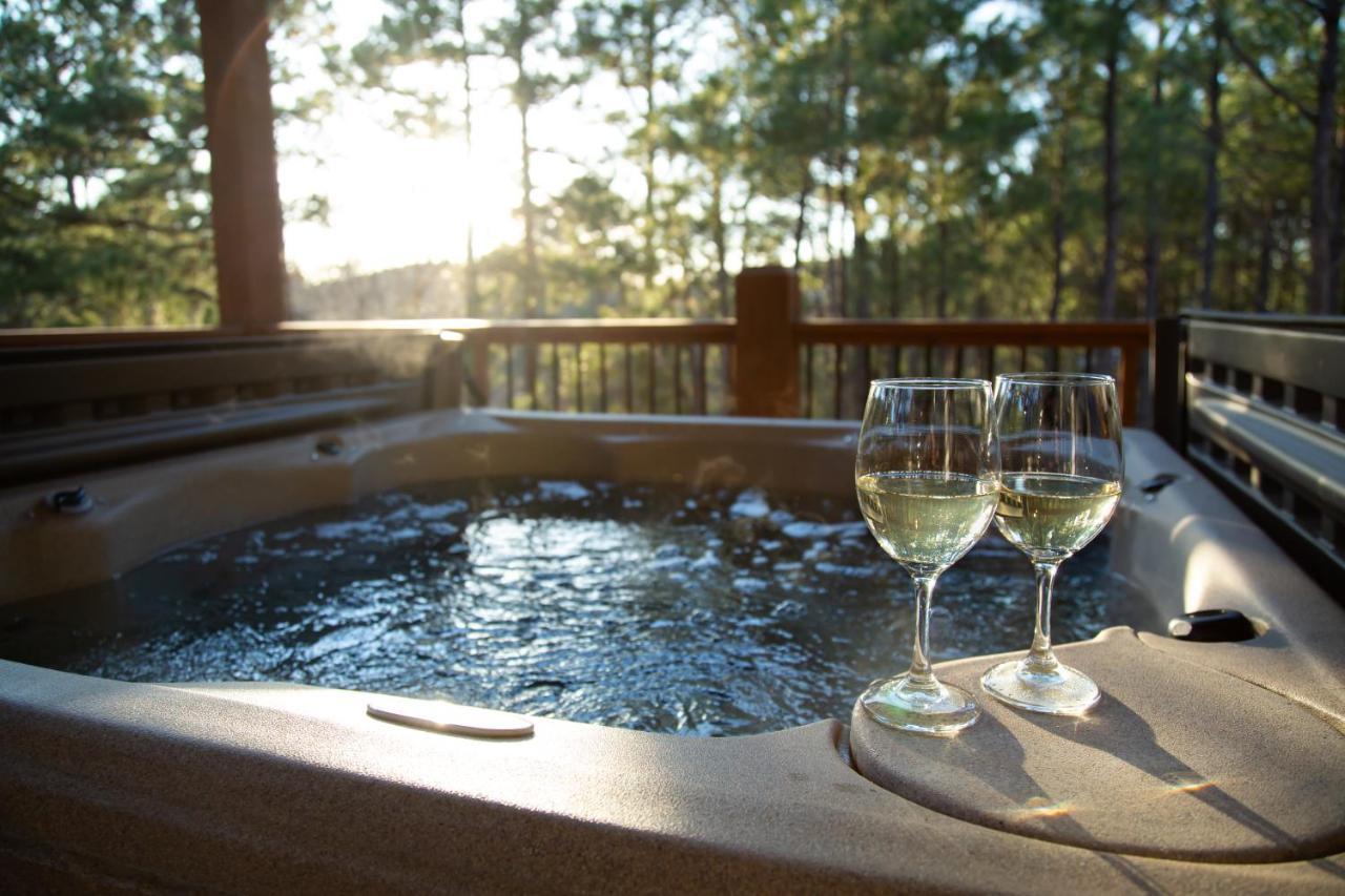 New Luxury Cabin, Hot Tub, Forest Views,Hotel Style Amenities Broken Bow Exteriör bild