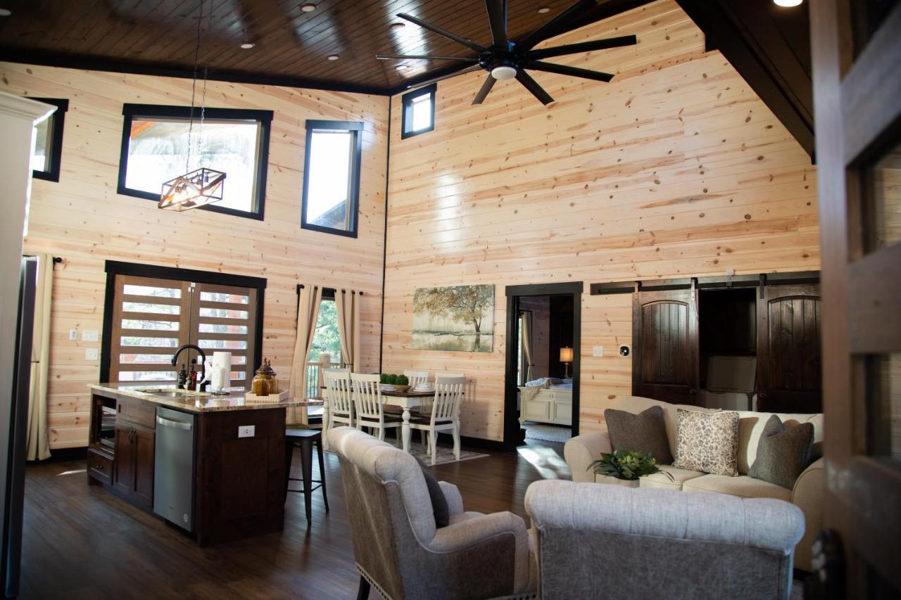 New Luxury Cabin, Hot Tub, Forest Views,Hotel Style Amenities Broken Bow Exteriör bild
