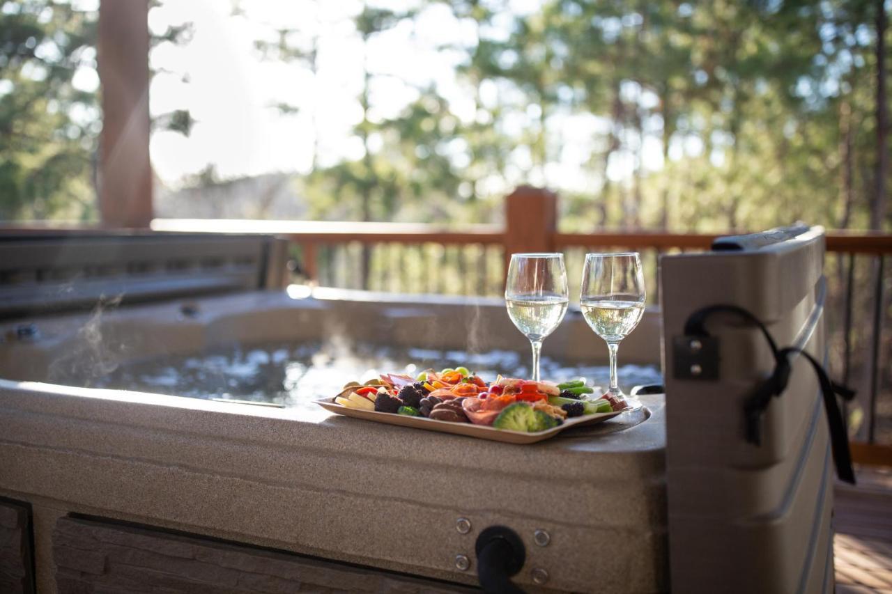 New Luxury Cabin, Hot Tub, Forest Views,Hotel Style Amenities Broken Bow Exteriör bild