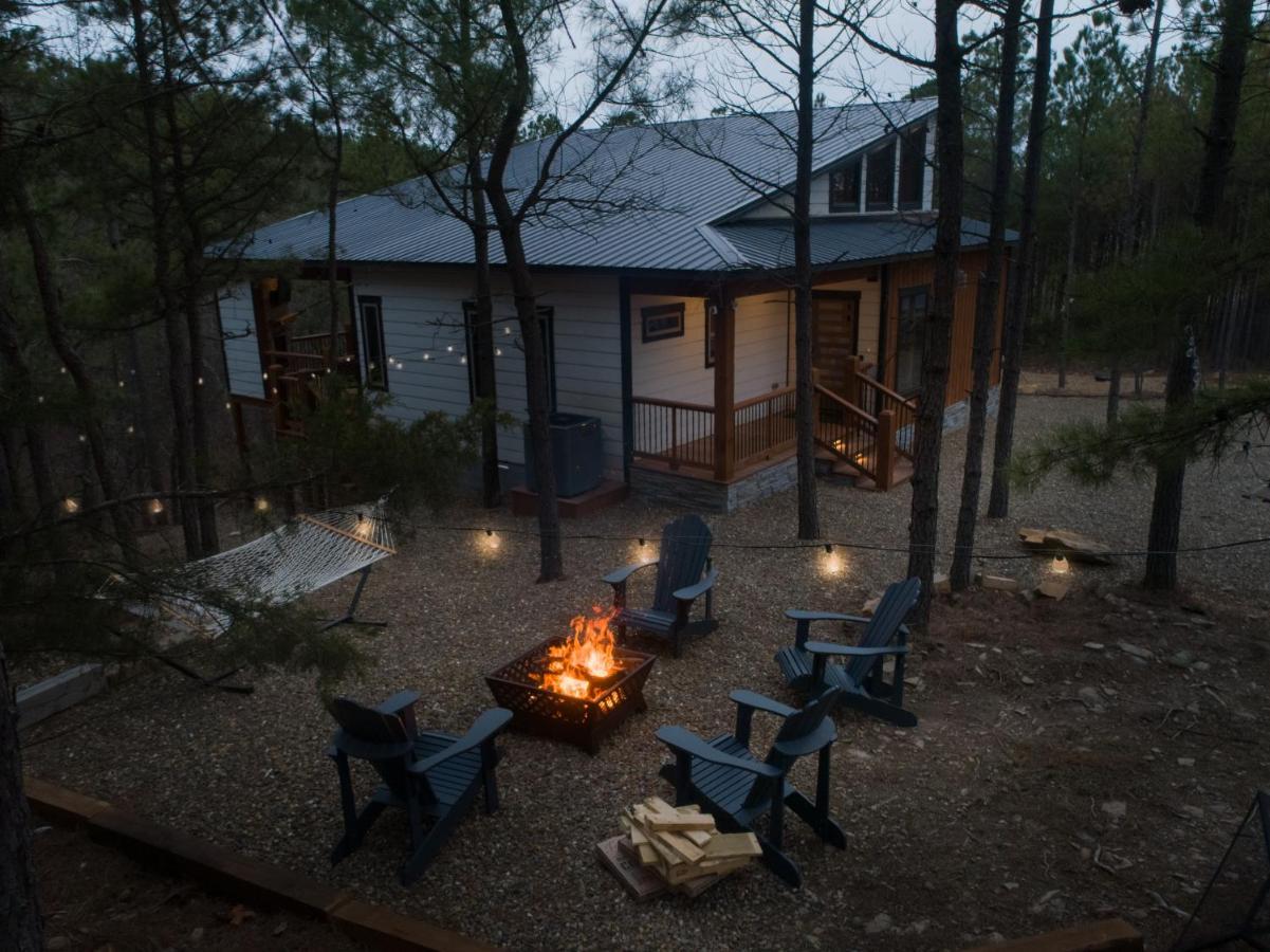 New Luxury Cabin, Hot Tub, Forest Views,Hotel Style Amenities Broken Bow Exteriör bild