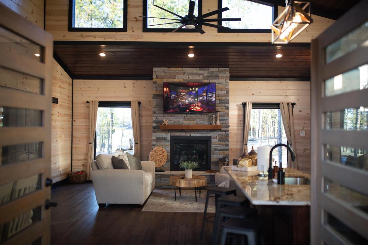 New Luxury Cabin, Hot Tub, Forest Views,Hotel Style Amenities Broken Bow Exteriör bild