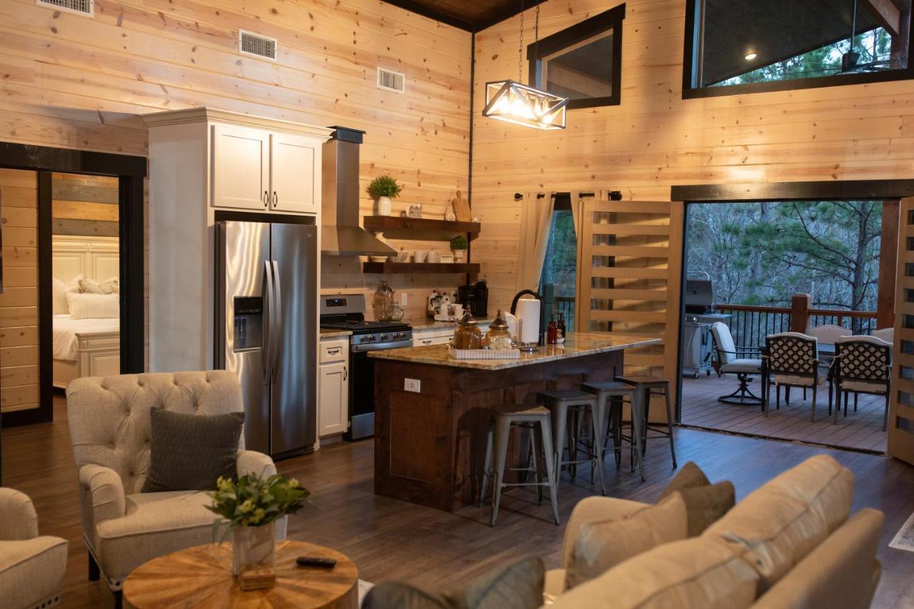 New Luxury Cabin, Hot Tub, Forest Views,Hotel Style Amenities Broken Bow Exteriör bild