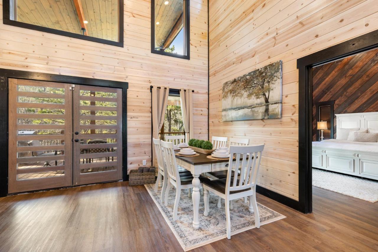 New Luxury Cabin, Hot Tub, Forest Views,Hotel Style Amenities Broken Bow Exteriör bild