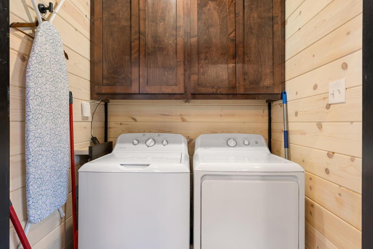 New Luxury Cabin, Hot Tub, Forest Views,Hotel Style Amenities Broken Bow Exteriör bild