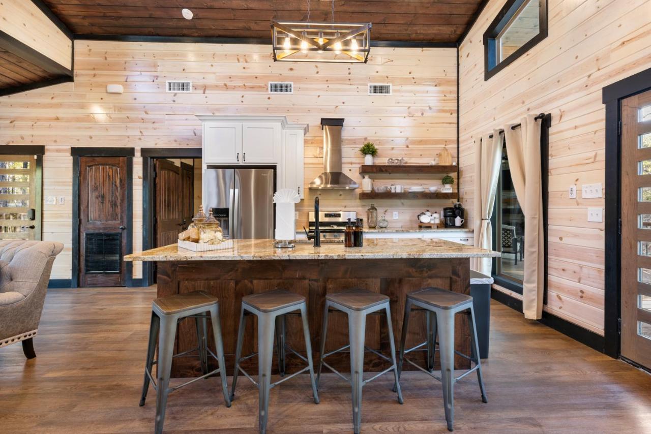 New Luxury Cabin, Hot Tub, Forest Views,Hotel Style Amenities Broken Bow Exteriör bild